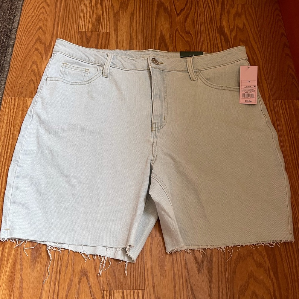 Brand new with tags size 16 wild fable shorts